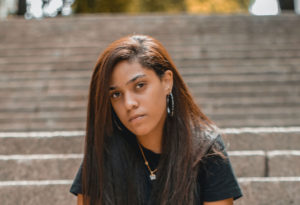 Woman wondering how do i tell my boyfriend I am pregnant?